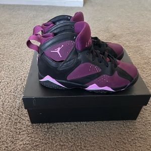 Retro Jordan’s size 7 youth